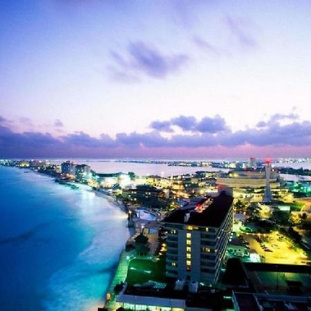 カンクンCozy Ocean Front Penthouse At Marlin Beachアパートメント エクステリア 写真